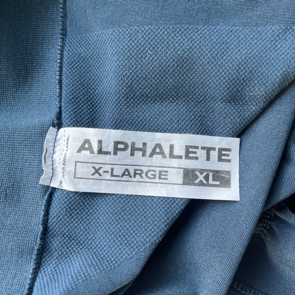 SOLD - Amplify Leggings - Picture 5 of 5